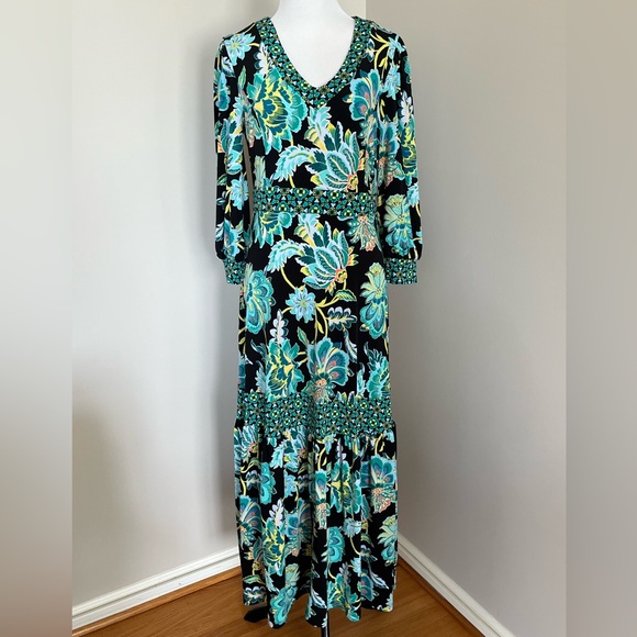 Susan Graver Dresses & Skirts - Passport by Susan Graver Floral Print Maxi Dress Size XS